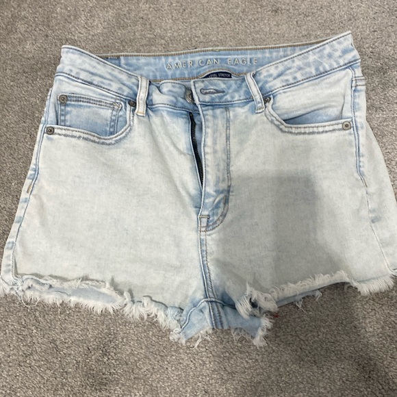 American Eagle Super High Rise Shortie, light wash - Picture 1 of 5